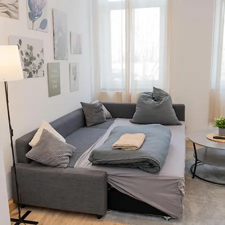 Modernes In Flughafen Naehe Apartment *