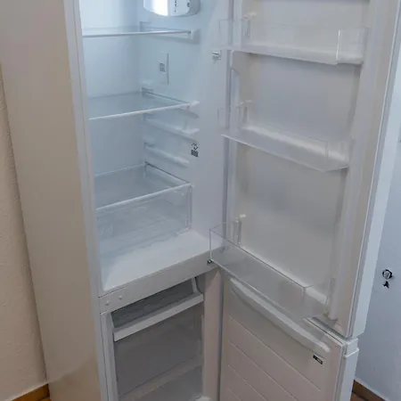 Modernes In Flughafen Naehe * קלסטרבאך