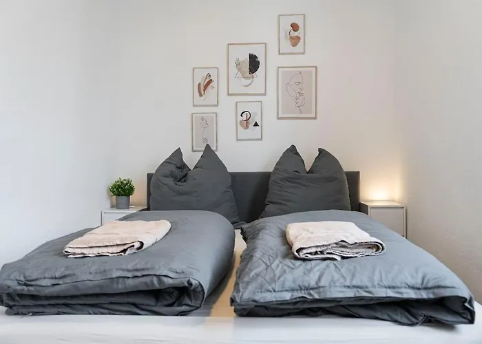 Modernes In Flughafen Naehe קלסטרבאך