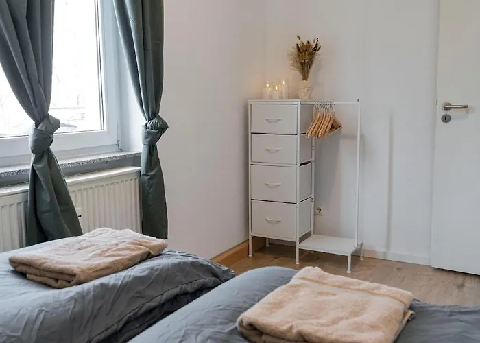 Modernes In Flughafen Naehe דירה